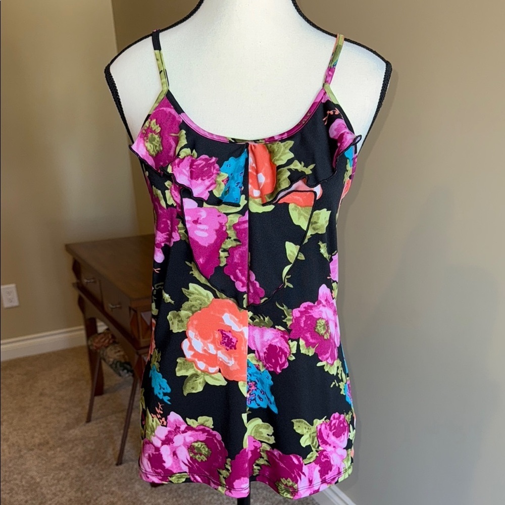 Reitmans Camisole Cami Floral Women's Top with Ruffles - Black and Pink